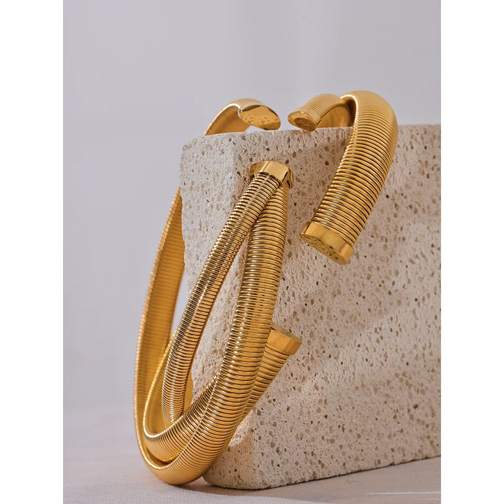 Elastic Torques Necklace