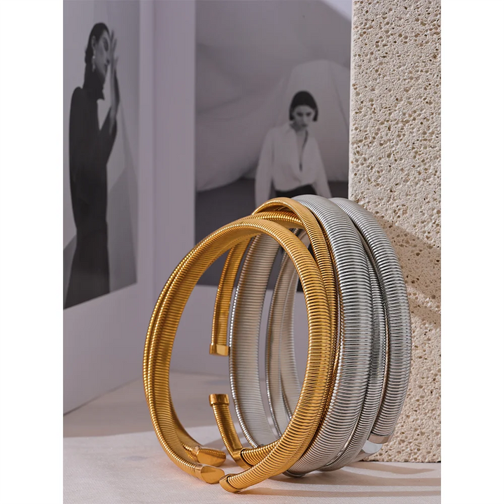 Elastic Torques Necklace