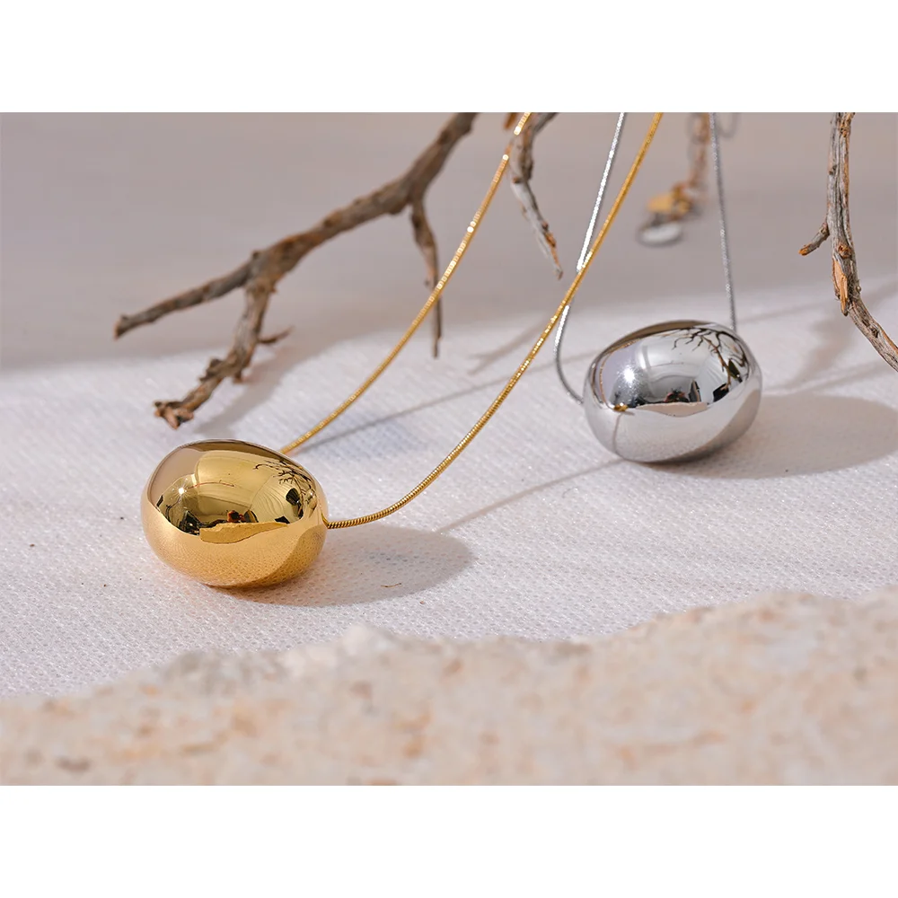 Hollow Moon Necklace