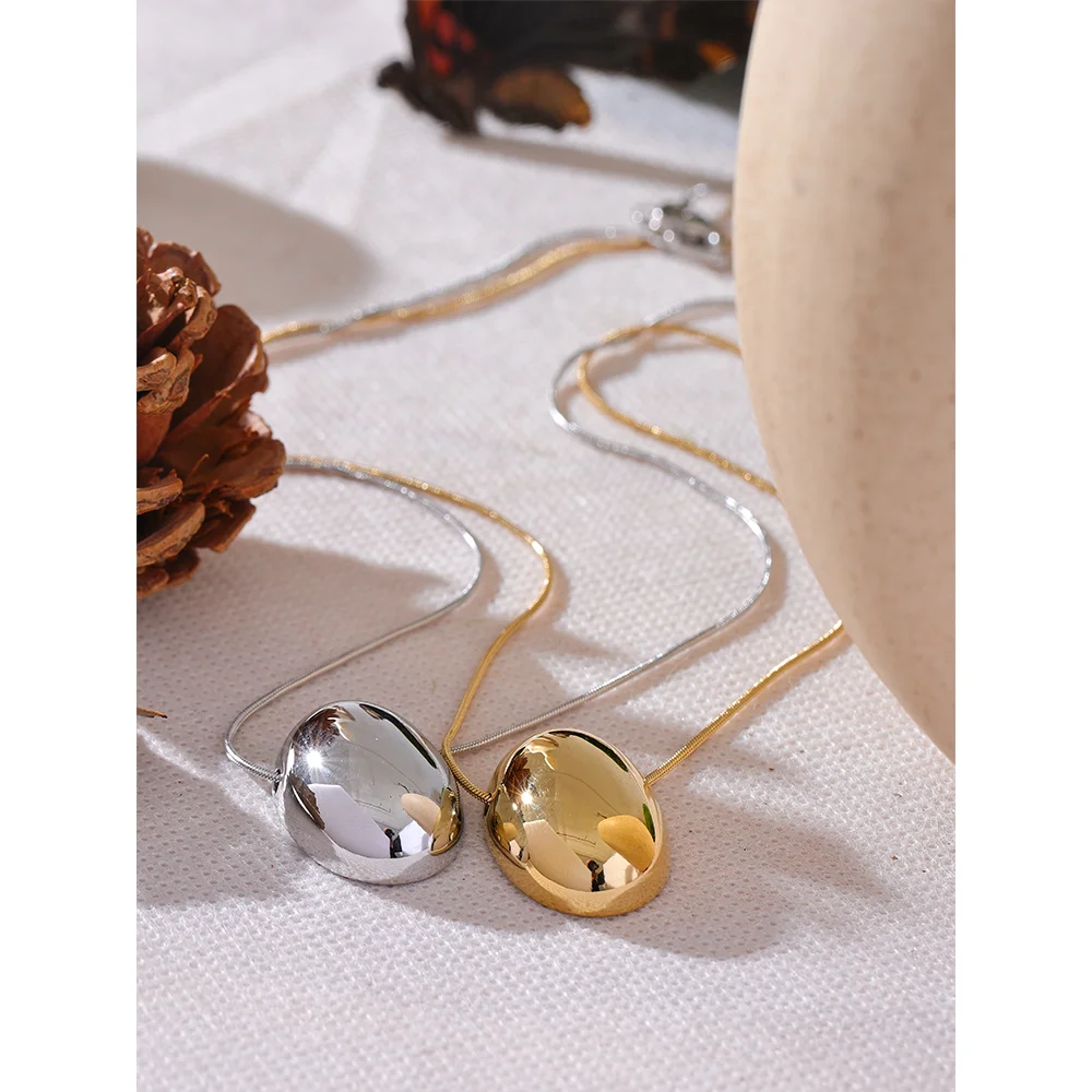 Oval Hollow Pendant Necklace